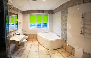 Отель Harvest Винница Люкс с гидромассажной ванной-2